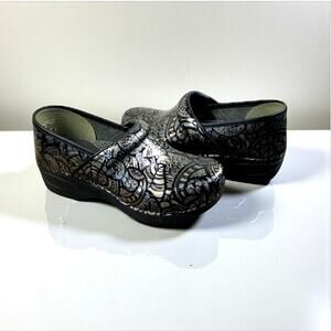 DANSKO XP 20 Fossilized Patent Leather Clogs Women EU 38 Professional Nursing